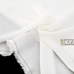 Destock 2.1m tissu viscose léger soyeux fluide écru largeur 148cm