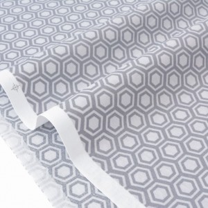 Tissu américain style japonais imprimé géométrique gris clair x 50cm 