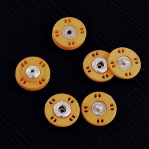 Lot de 4 boutons pression 2cm à coudre couleur jaune orange 
