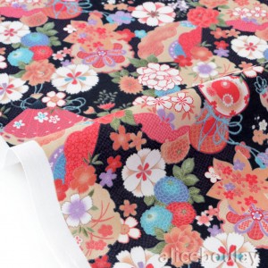 Tissu japonais SEVENBERRY fleuri traditionnel fond noir x 50cm 