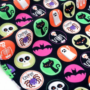 Tissu américain patchwork chats et monstres Thème Halloween fond noir x 50cm 